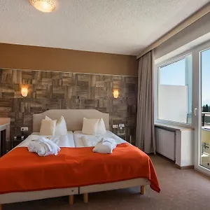 https://hotel-am-sonnenhang.com-bavaria.com