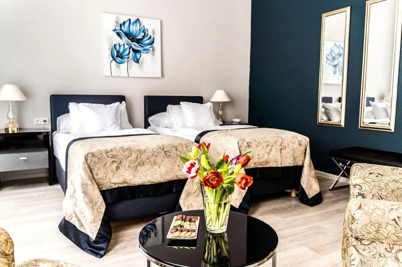 فندق جوليان براغ 4*,